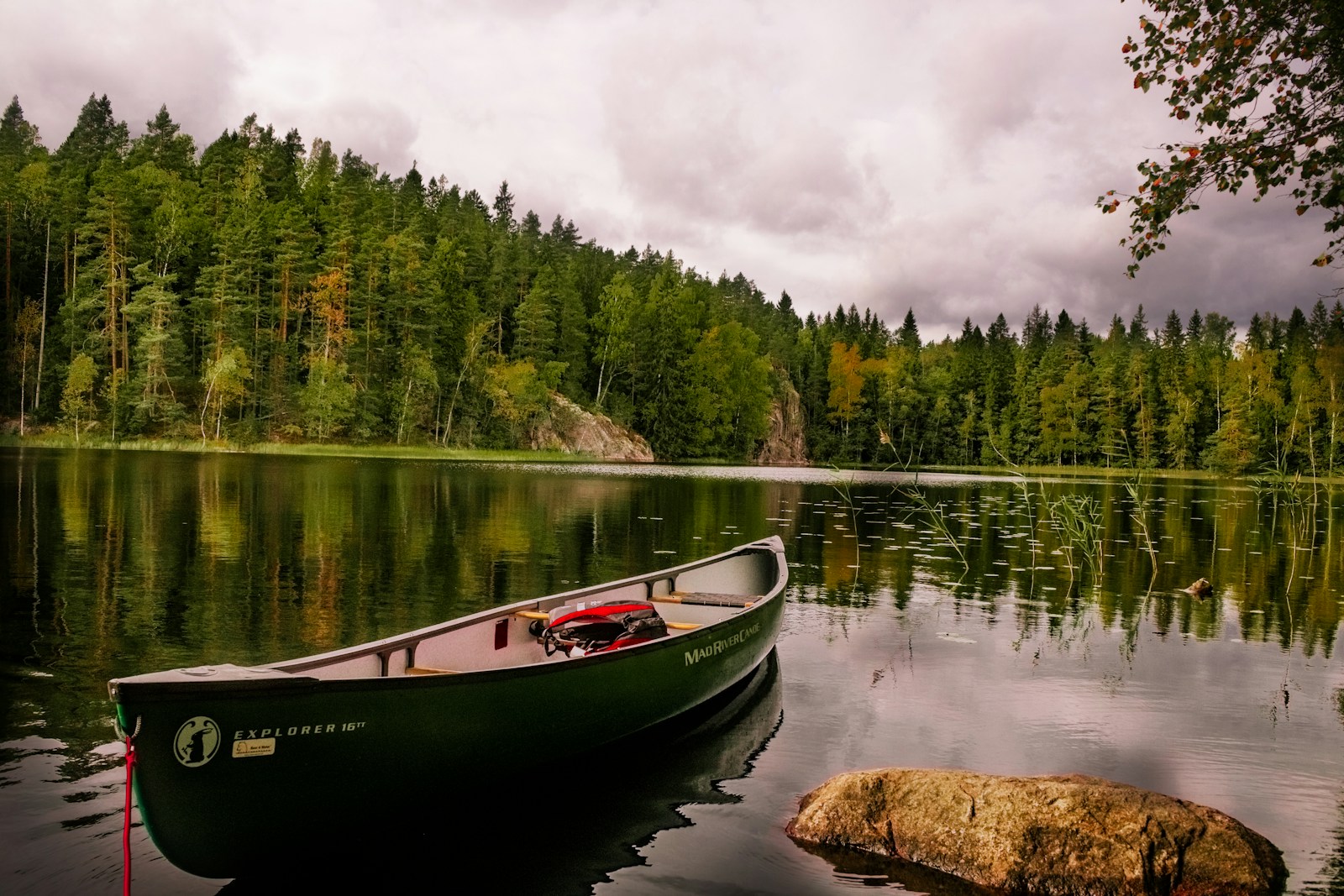 Hunting Life Jacket Essentials: Staying Afloat on the Waterways