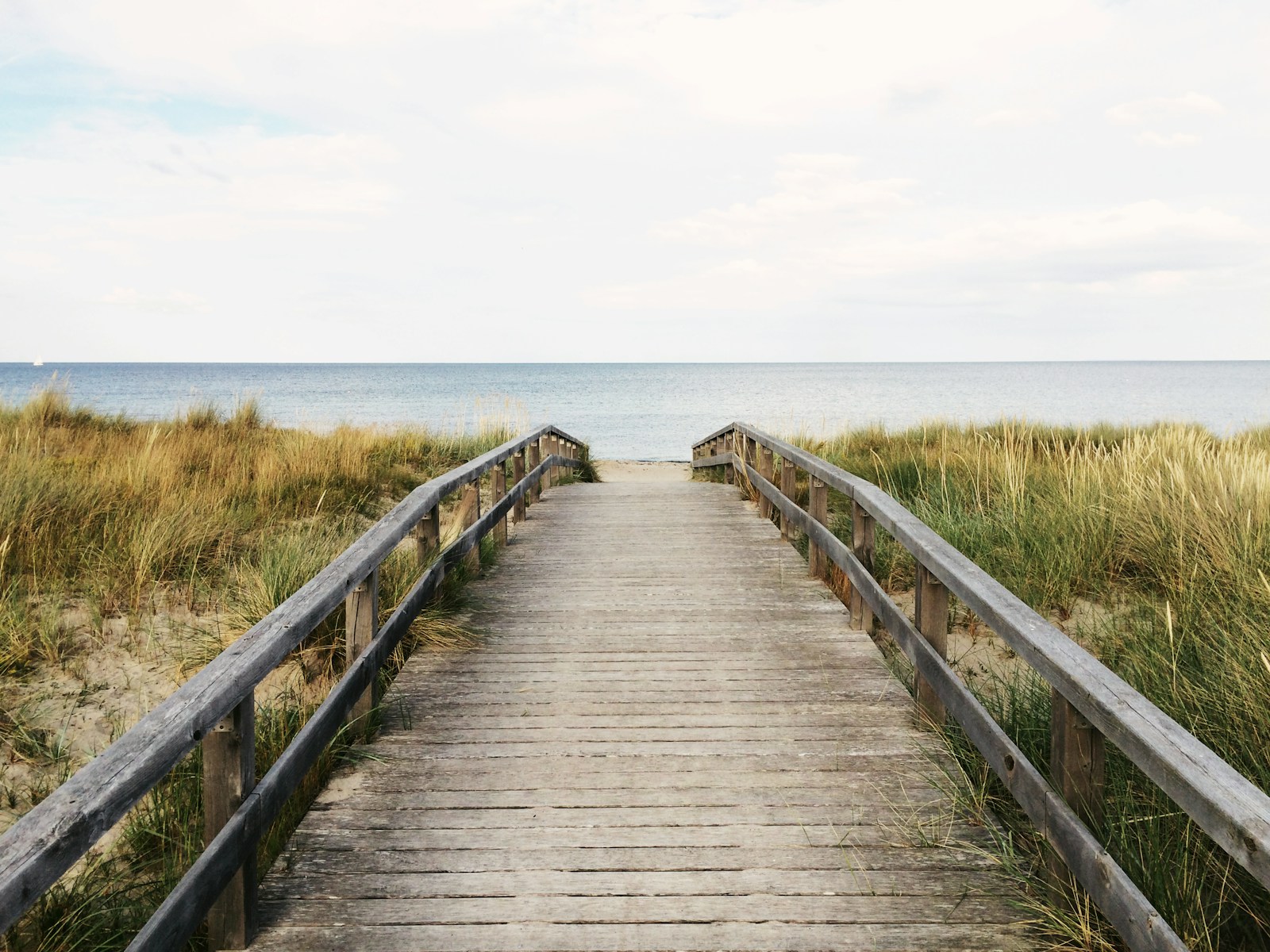 Closest Beach to Dayton Ohio: A Guide to Soaking Up Sun on Lake Erie’s Shores